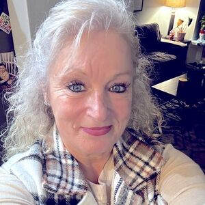 Meet your Posher, Shelly